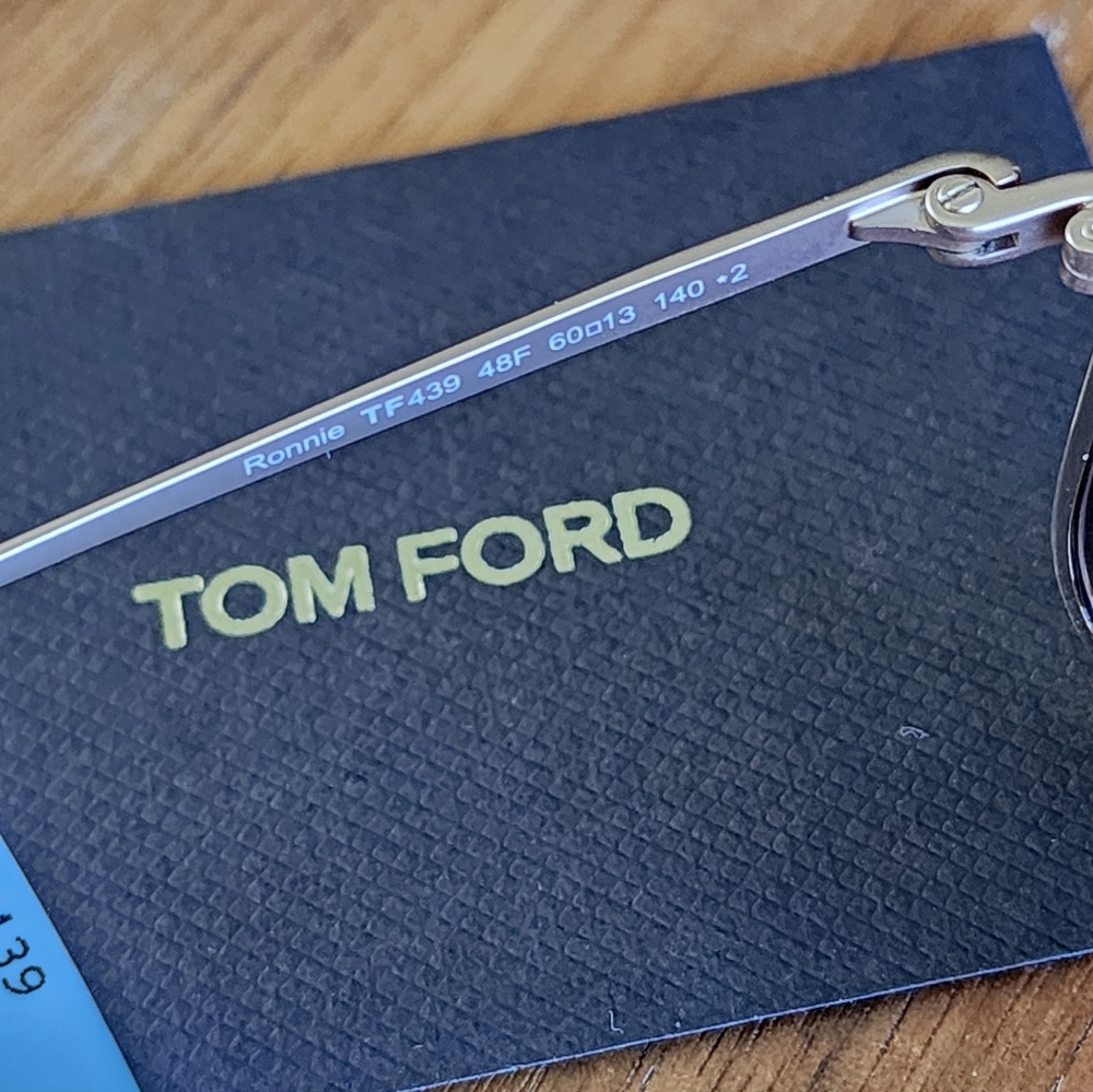 $390 Brand New 100% Auth Tom Ford Ronnie FT0439 Brown Gradient Sunglasses - Picture 14 of 16